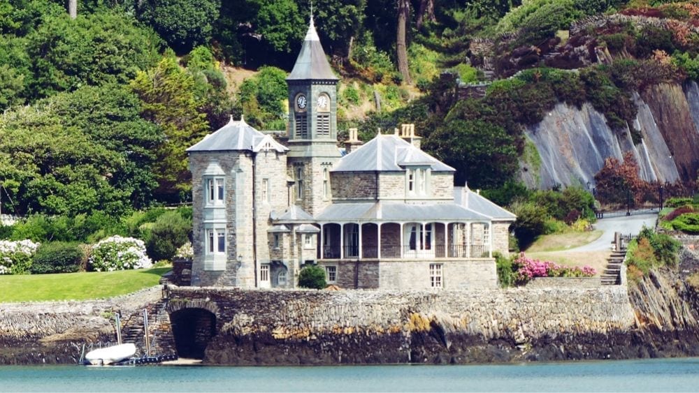 What Do You Get When You Buy a Luxury Home?